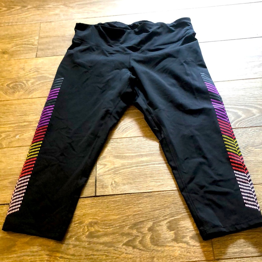 Black capris